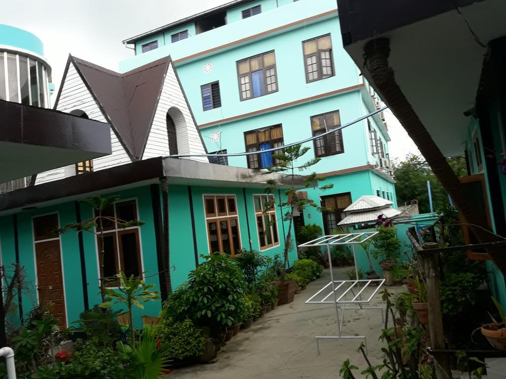 Gold Star Hotel Nyaung Shwe Exterior photo