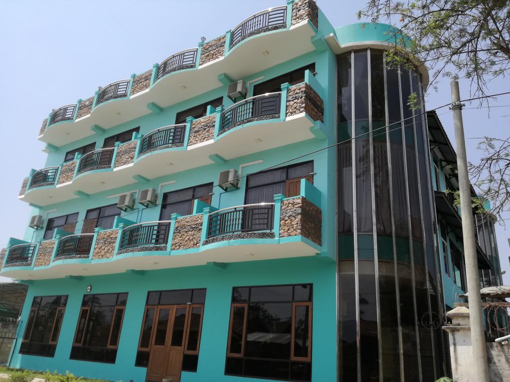 Gold Star Hotel Nyaung Shwe Exterior photo