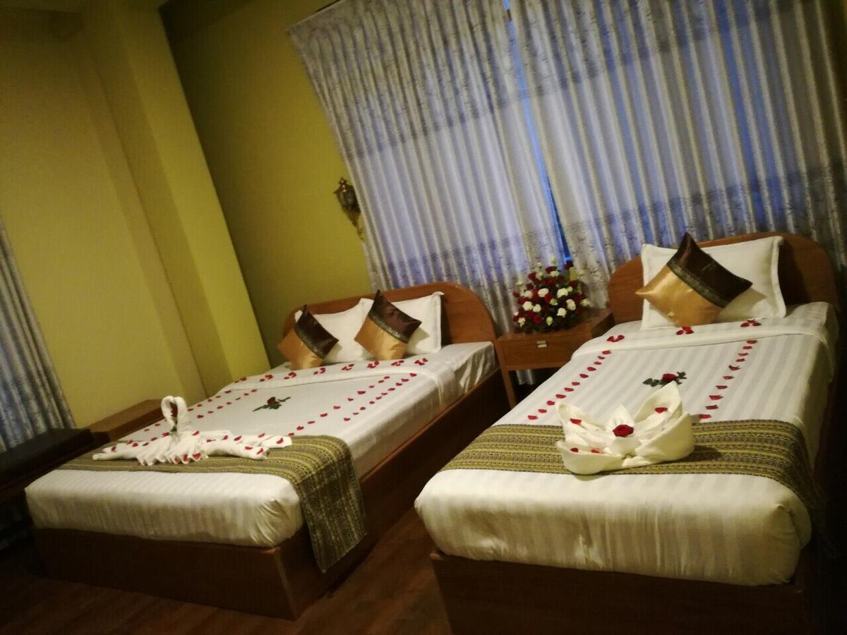Gold Star Hotel Nyaung Shwe Exterior photo