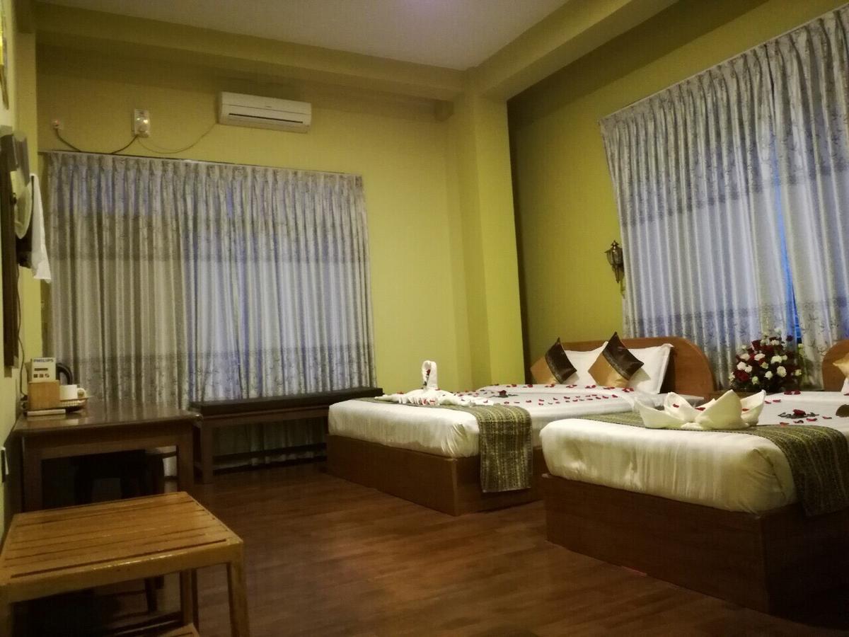 Gold Star Hotel Nyaung Shwe Exterior photo
