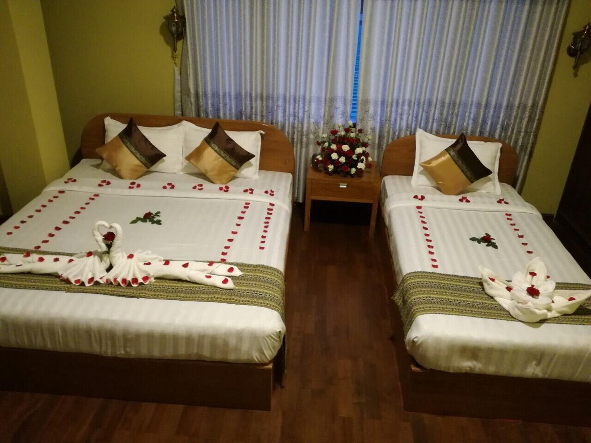 Gold Star Hotel Nyaung Shwe Exterior photo