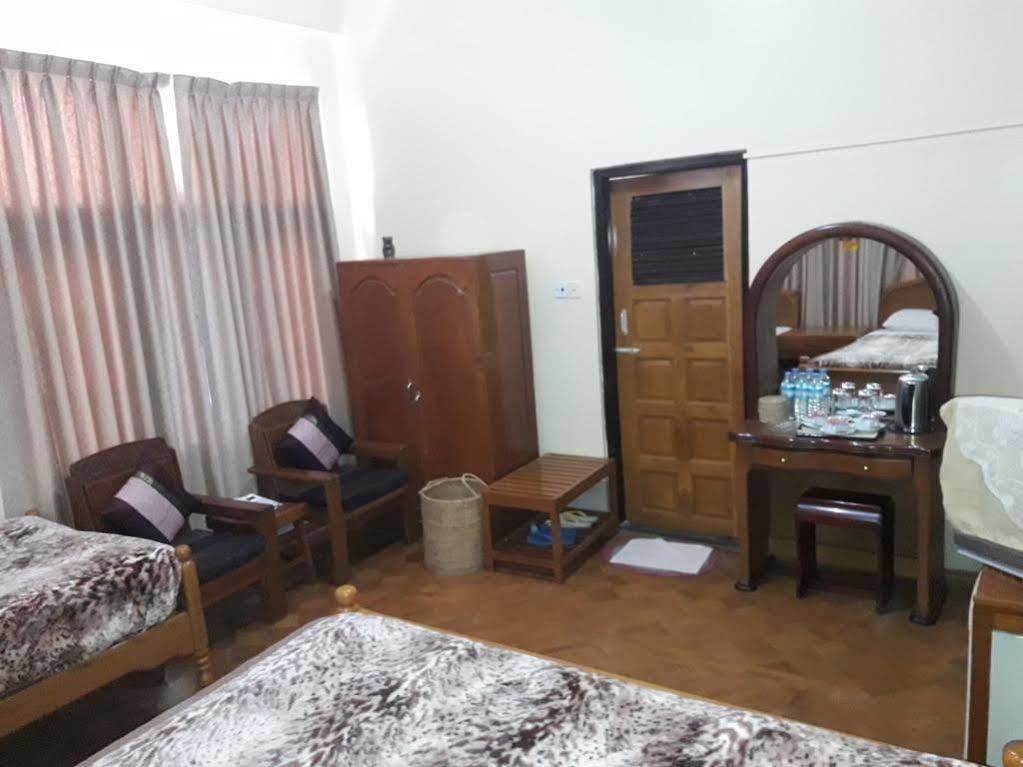 Gold Star Hotel Nyaung Shwe Exterior photo