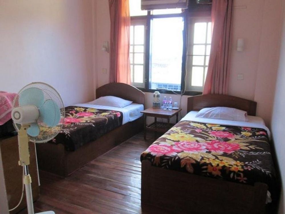 Gold Star Hotel Nyaung Shwe Exterior photo