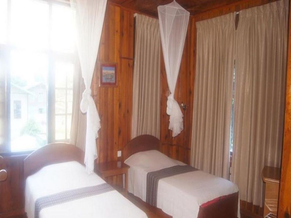 Gold Star Hotel Nyaung Shwe Exterior photo